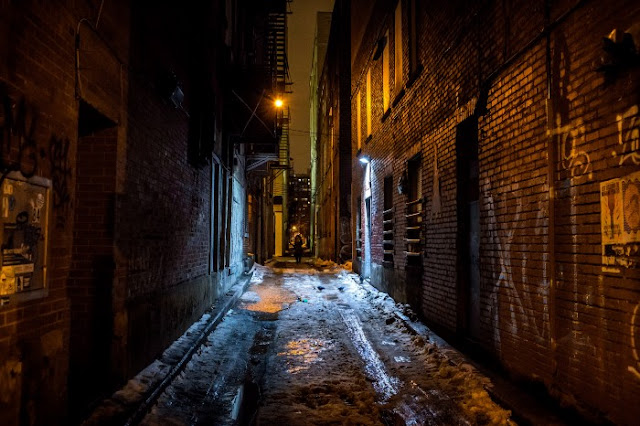 alley from mystery flash fiction the right way