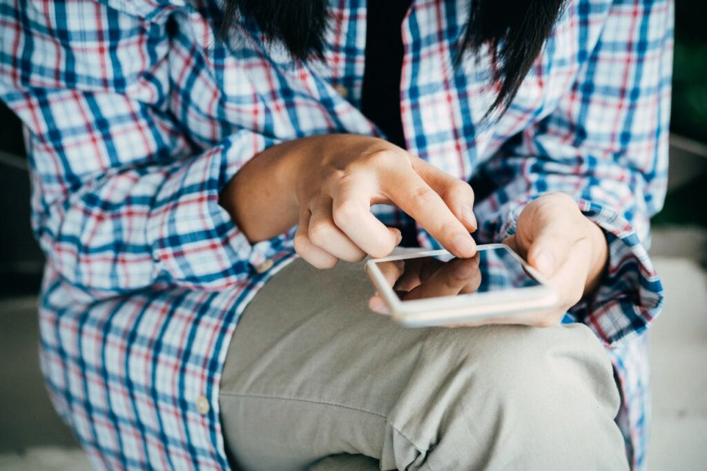 how to write text messages in a book